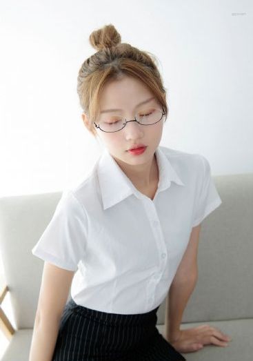 上帝也疯狂1普通话版免费观看_超清神马影院手机在线